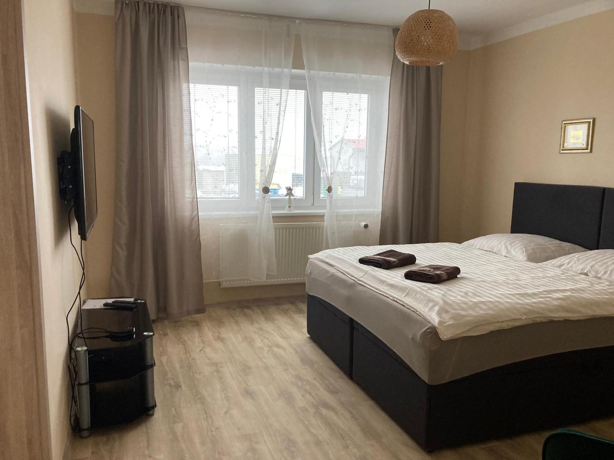Apartment In The Garden Drzovice Екстер'єр фото